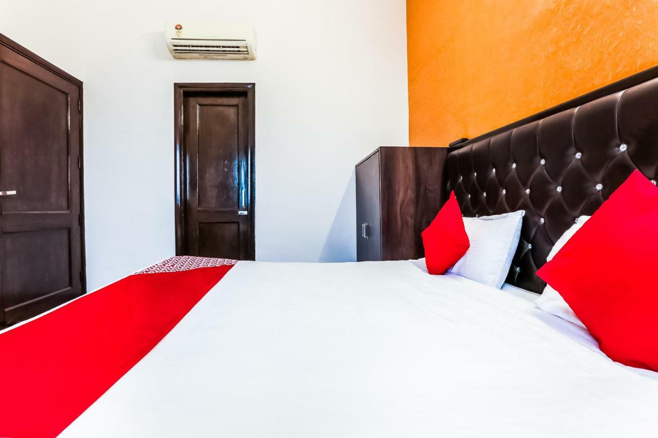 Hotel Oyo Flagship 37488 R V Regency 3*