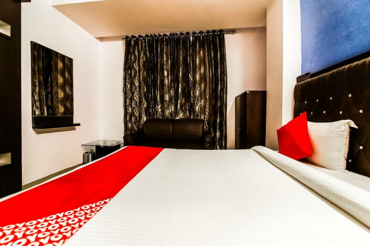 Hotel Oyo Flagship 37488 R V Regency Amritsar
