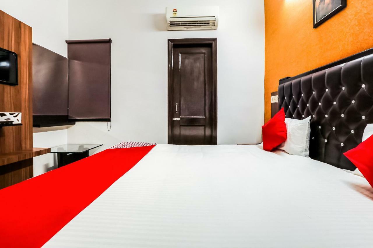 Hotel Oyo Flagship 37488 R V Regency